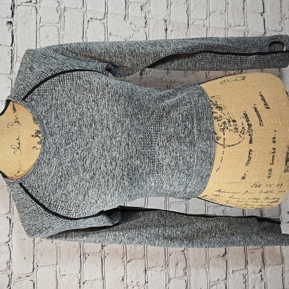 PINK Victoria's Secret Tops - PINK Gray Women's Long Sleeve Active Top Size M